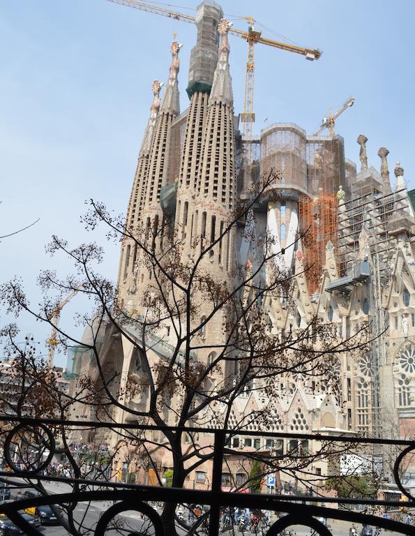 Gaudi Apartment Барселона Экстерьер фото